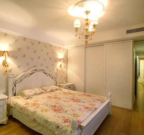 卧室里挂挂钟的风水